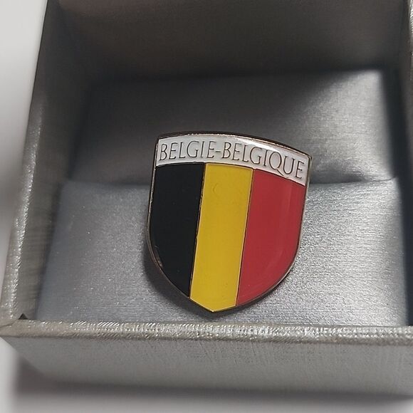 VINTAGE BELGIE-BELGIQUE BELGIUM SOUVENIR PIN Brooch Coat of Arms - Picture 1 of 3